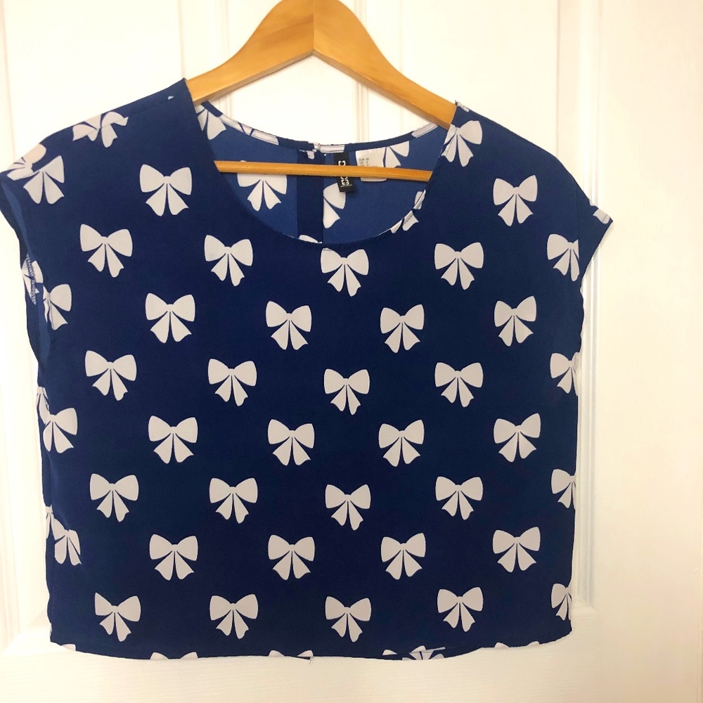 Crop blouse button back